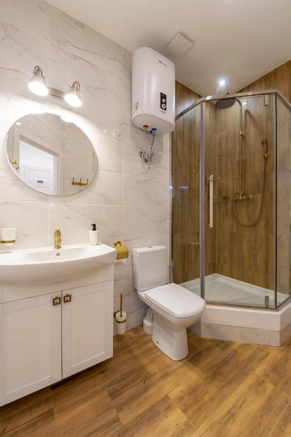 Дизайнерські Апартаменти У Центрі Біля Цуму Kyiv Exterior photo