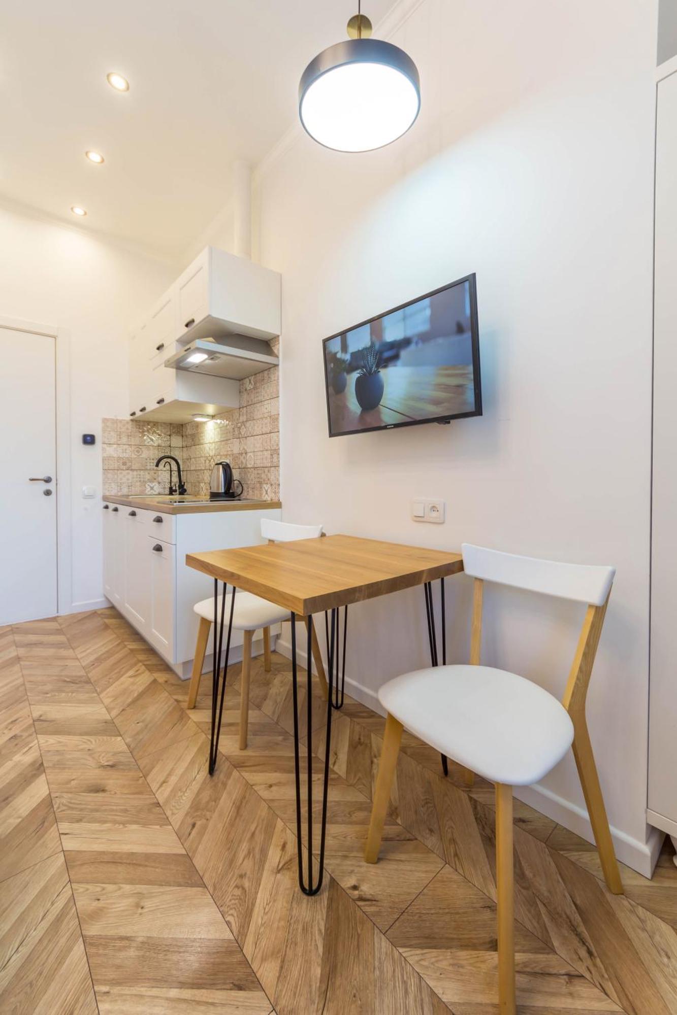 Дизайнерські Апартаменти У Центрі Біля Цуму Kyiv Exterior photo