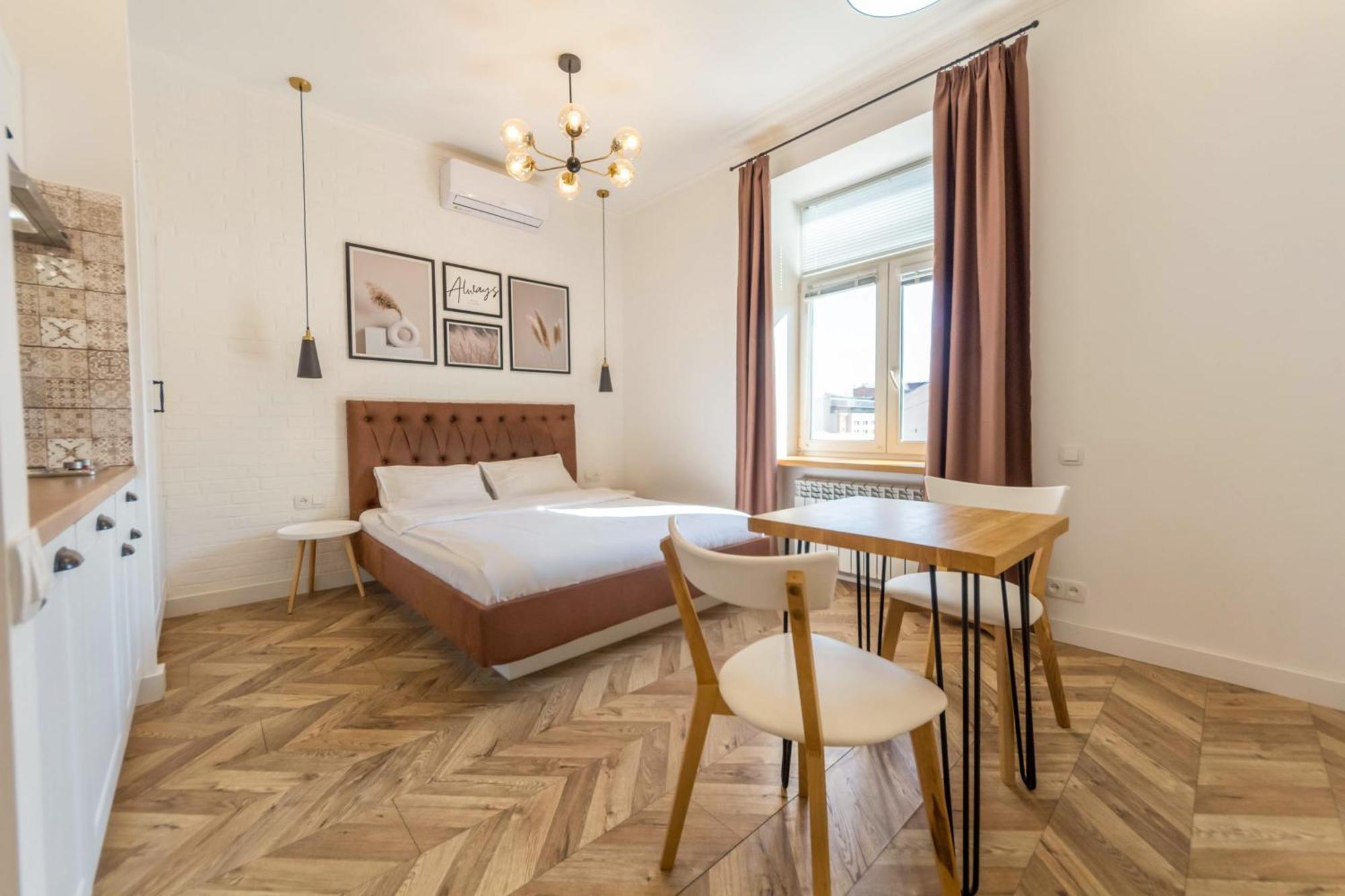 Дизайнерські Апартаменти У Центрі Біля Цуму Kyiv Exterior photo